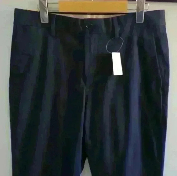 BANANA REPUBLIC | Men's Preppy Navy Tapered Rapid Movement Chino Pants - Picture 2 of 5